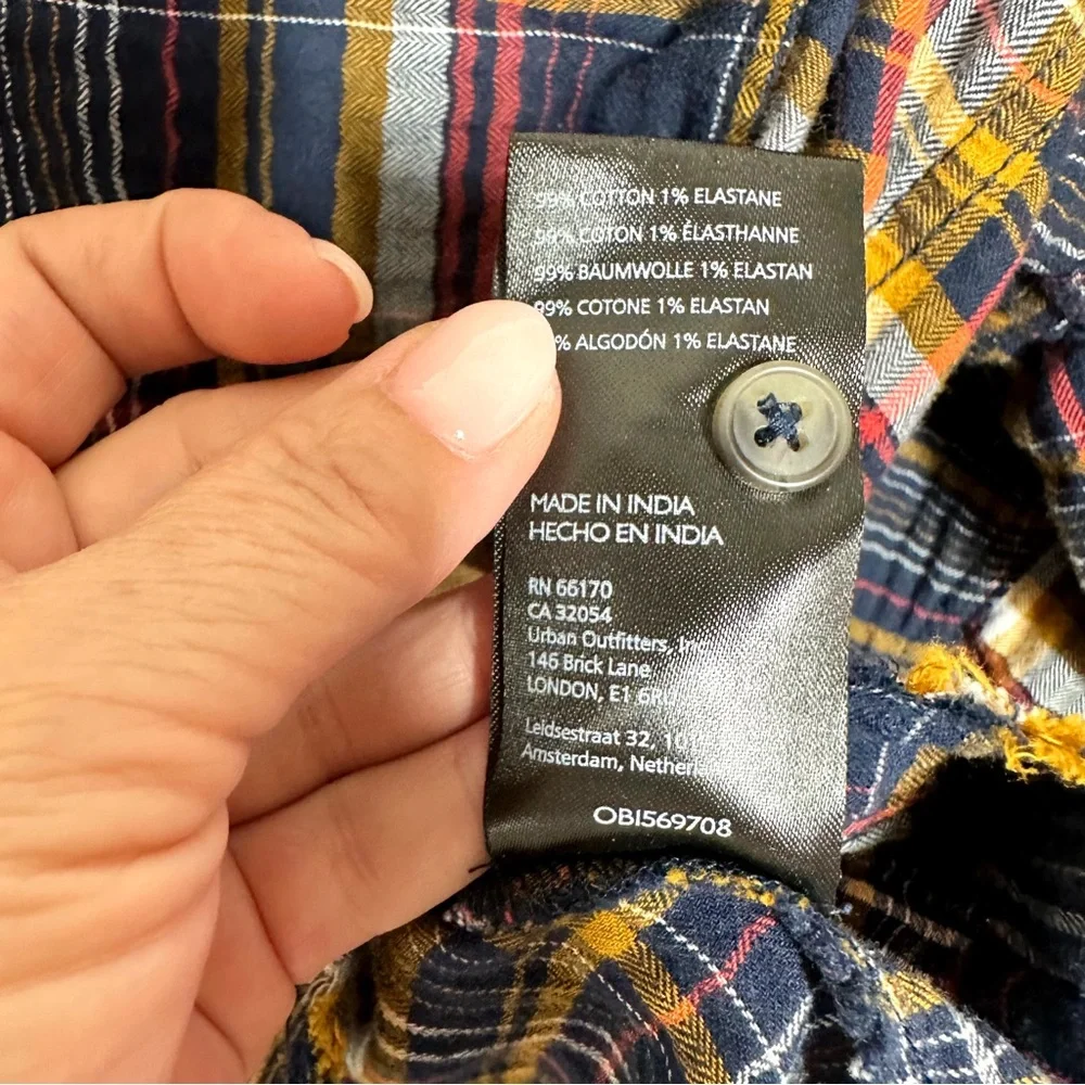 Anthropologie Pilcro Cropped Plaid Button-Down Shirt Top Blue Small Oversized - Picture 13 of 16
